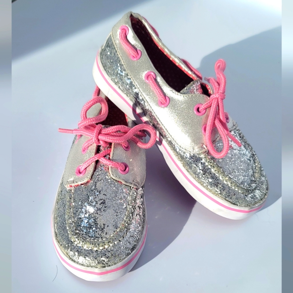 Fall Creek Kids Girls slip on Silver Glitter, Pink laces Size 10